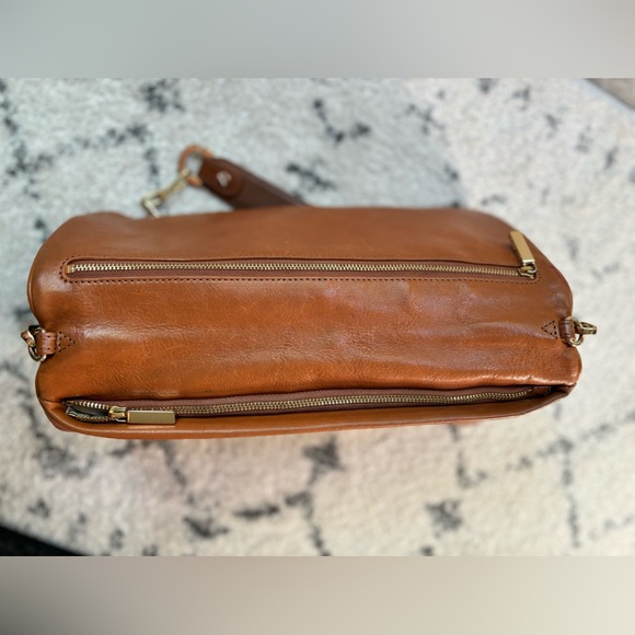 TORY BURCH Reva Flap Purse. Doubles as both shoulder as well as clutch. - Picture 7 of 10